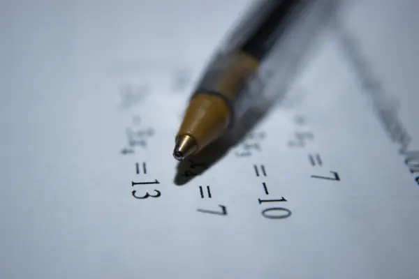 中高一貫校の定番教材『システム数学』勉強法｜不明点をすぐに解消し、演習を重ねる