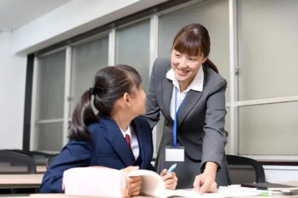 大学受験を控える高校生に冬期講習は必要？ 判断のポイントを中高一貫専門塾が解説