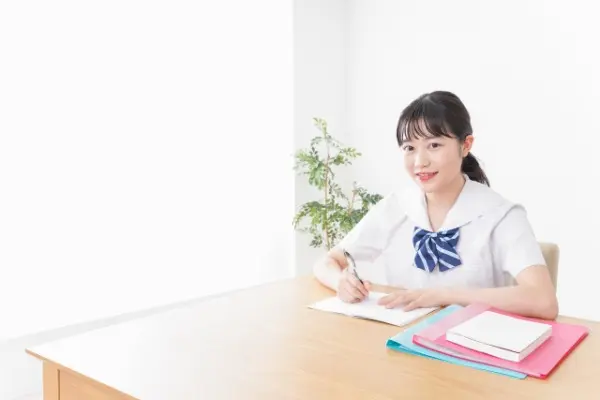 中学英語と高校英語の違いを徹底解説！高校英語でつまづいたときの問題集3冊も紹介