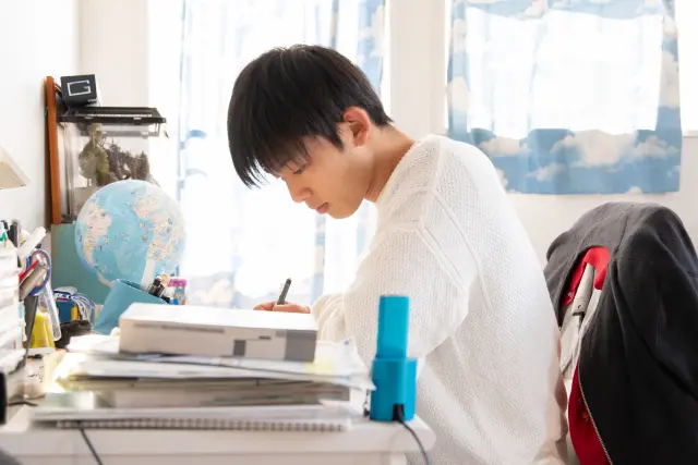 現役教師が教える！大学受験で理科の勉強はいつから始めるべきか