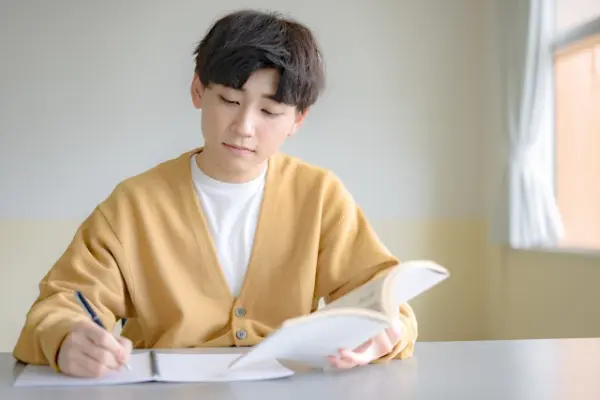 中高一貫校「化学」の学年順位を上げる方法｜上位の生徒が実践している勉強法を紹介