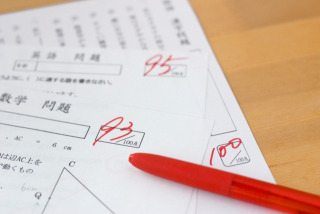 高校の定期テストは意味ない？受験勉強と両立すべき？ 定期テストはなぜ大切かを解説