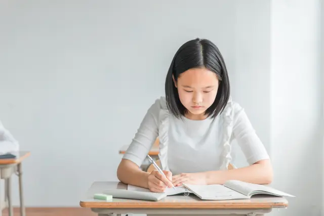 偏差値の低い私立中学に行く価値は？「難関校のみ受験して不合格なら公立中」の是非