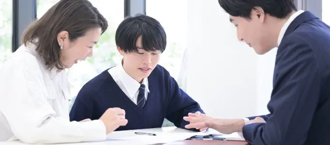 保護者との学習相談の様子